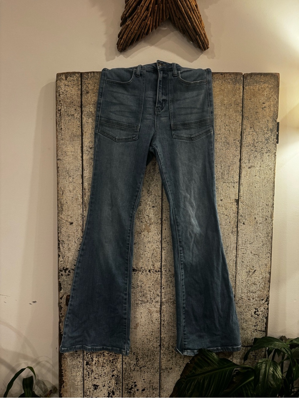 Cello Jeans Women’s M Medium Wash Flare Jeans Patch Pocket Stretch Denim